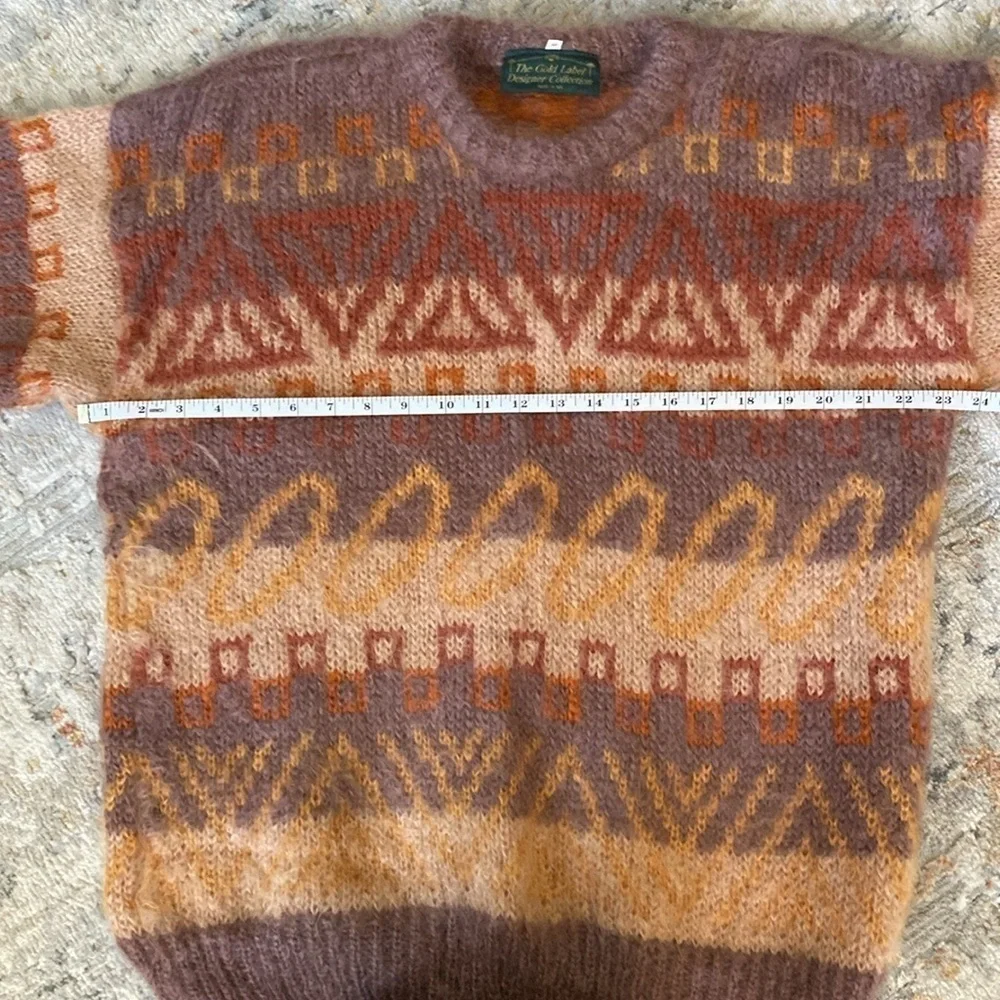 The gold label, designer collection sweater, size medium. Oversized fit!‌‌‌‌‌‌‌